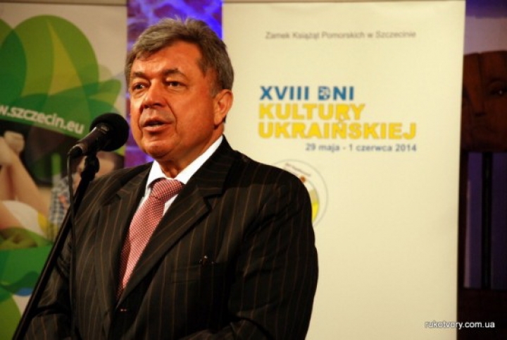 Вчений-економіст і державний діяч, колишній Посол України в Латвії і Генконсул у Гданську, а нині ректор Львівського інституту менеджменту професор Мирон Янків Читайте більше тут: http://zik.ua/news/2017/07/25/myron_yankiv_dolya_viyny_vyrishuietsya_dyplomatiieyu_a_ne_lyshe_garmatamy_1138301 ЛІМ, освіта, навчання, ректор, дипломатія, молодь