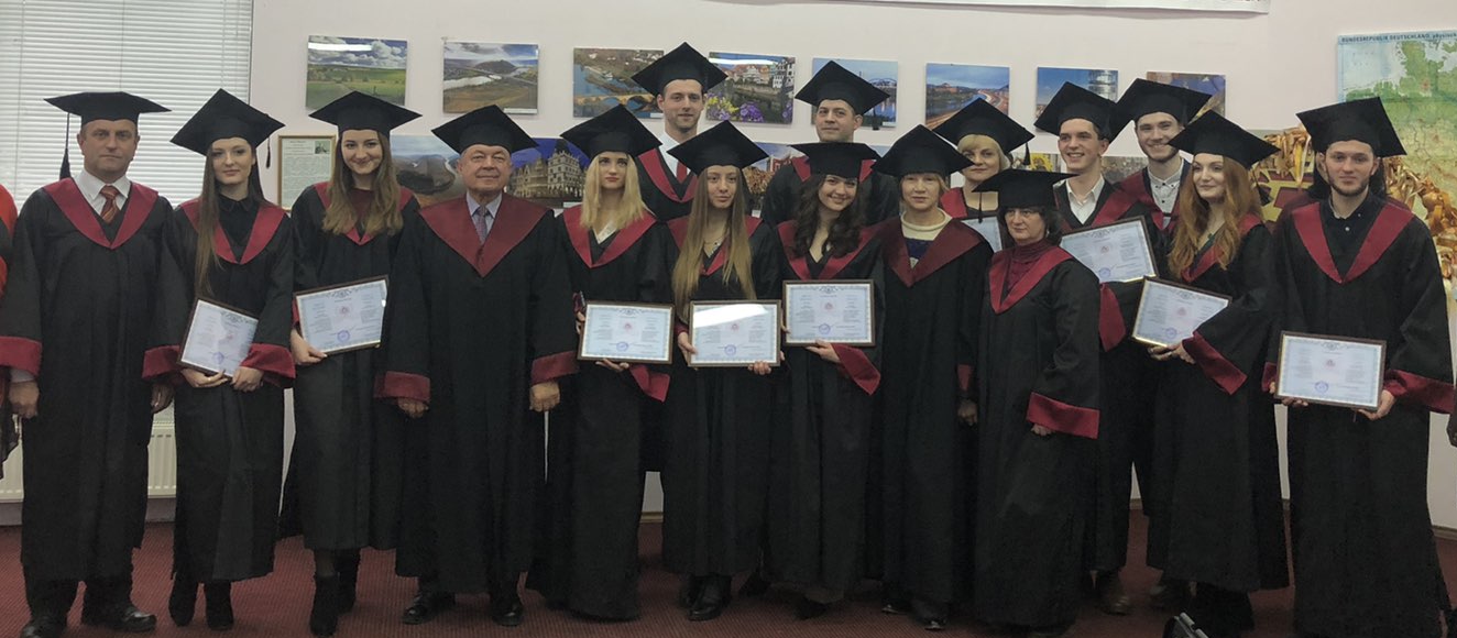 Випуск магістрів магістр, менеджмент, ректор, випуск, батьки